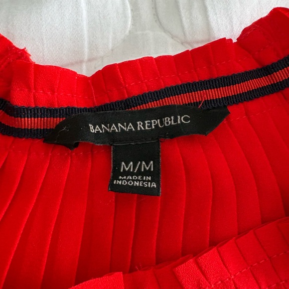 Banana Republic Red Pleated Top - Picture 2 of 5